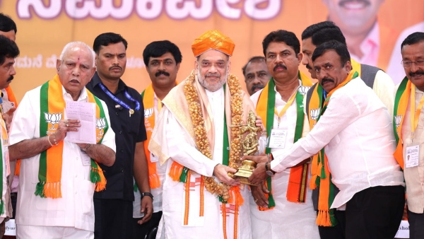 Amit Shah asks Eshwarappa to withdraw candidature but he stood firm on his decision