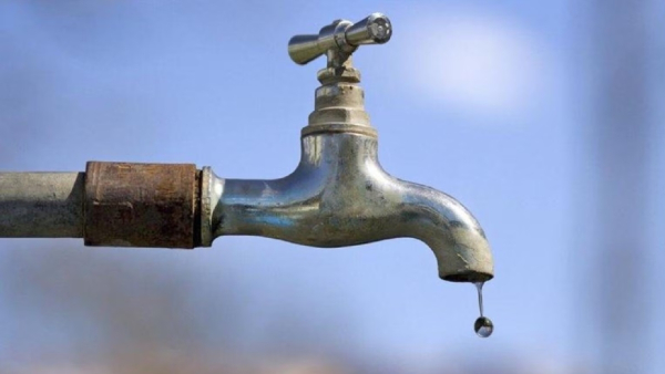 Water Crisis Bengaluru residents depends on banana leaves Water Crisis Bengaluru residents depends on banana leaves