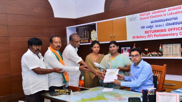 Sriramulu s wife Bhagyalakshmi filed nomination as independent candidate