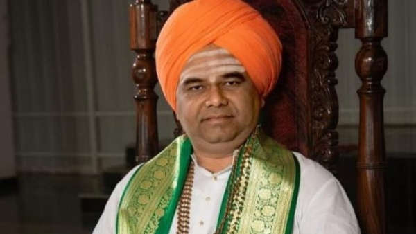 Lok Sabha Poll Dingaleshwar Swamiji Wnts To Withdraw Nomination Papers