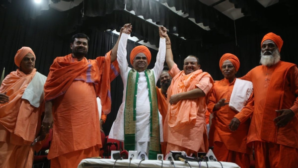 Election or Peetha Devotees gives options to Dingaleshwar seer