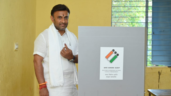 Dr K Sudhakar Did Voting Today For Lok Sabha Election 2024