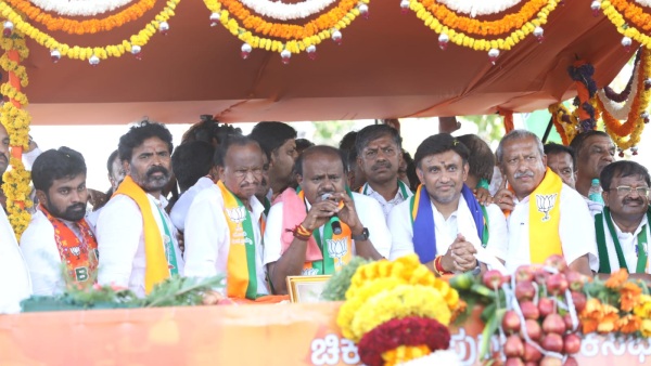 Lok Sabha Election 2024 Dr K Sudhakar Did Road Show With Former CM Kumaraswamy Lok Sabha Election 2024 Dr K Sudhakar Did Road Show With Former CM Kumaraswamy