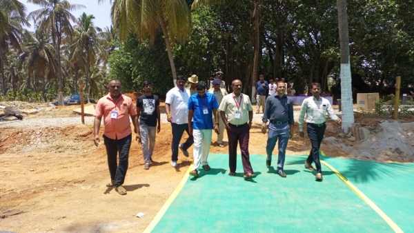 Election Commission Officers Raid On H D Kumaraswamy Bidadi Farm House