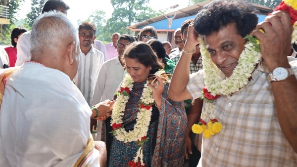 Congress Candidate Geetha Shivaraj Kumar Filed Nomination Papers Today