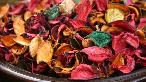 Gold building in Dubai Huge demand for dried flower in Dubai