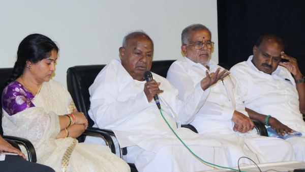 Lok Sabha Election 2024 H D Deve Gowda Sarcasm Against Congress