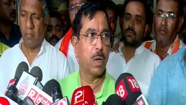 Hubballi Neha Hiremath Murder Pralhad Joshi Urged Probe in Way of Love Jihad after Visit Kims Hubballi Neha Hiremath Murder Pralhad Joshi Urged Probe in Way of Love Jihad after Visit Kims