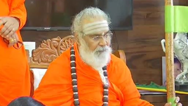 Rambhapuri Sri Has Express Unhappy for handover CID Probe of Hubballi Neha Murder Case