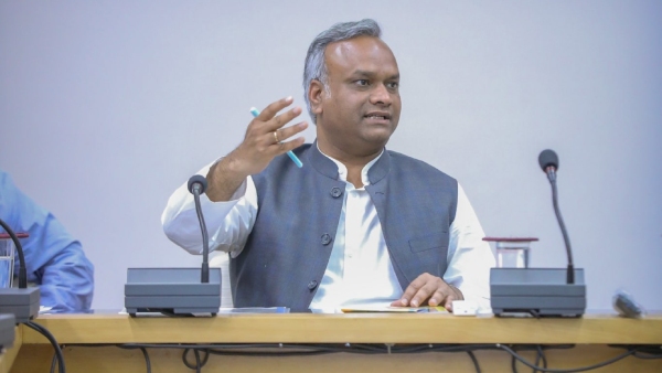 Priyank Kharge asked when Amit Shah will go to Hassan s house of distressed women