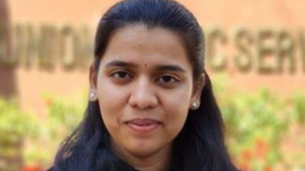 UPSC Kripa Jain From Hubballi 440 Rank Soubhagya Beelagimath from Dharwad 101 Rank in UPSC