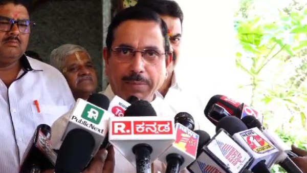 CM Siddaramaiah have not Daire For will Say Mallikarjun Kharge As PM Candidate Pralhad Joshi