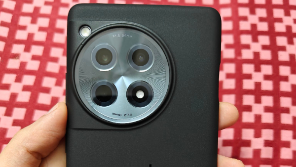 A great gift for OnePlus 12R users What s in the new update with AI