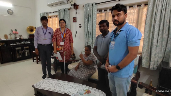 Lok Sabha Over 5567 Senior Citizens and Disabled Person Voting from Home in Tow Days BBMP Lok Sabha Over 5567 Senior Citizens and Disabled Person Voting from Home in Tow Days BBMP