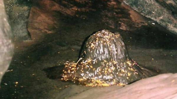 Uttarakhand Patala Bhubaneswar Cave- Ganesha s severed head is kept here