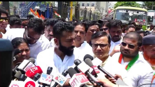 Prajwal Revanna Case Protest By led Youth Congress President Mohammed Nalapad in Hubballi Prajwal Revanna Case Protest By led Youth Congress President Mohammed Nalapad in Hubballi