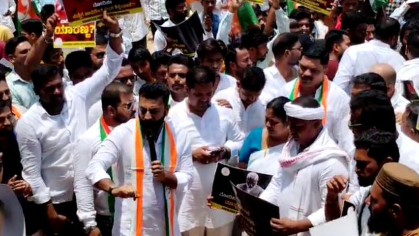 Prajwal Revanna Case Protest By led Youth Congress President Mohammed Nalapad in Hubballi Prajwal Revanna Case Protest By led Youth Congress President Mohammed Nalapad in Hubballi
