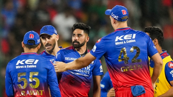 RCB Vs MI RCB Players Visit Siddhivinayak Temple in Mumbai