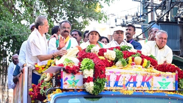 Security breach during CM Siddaramaiah campaign video viral
