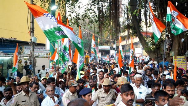 Siddaramaiah campaign for Soumya Reddy road show