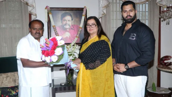 Sumalatha Sacrifices Mandya Lok Sabha Seat for Kumaraswamy Inside Their One-on-One Meeting