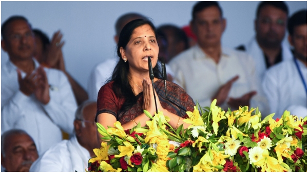 Sunita Kejriwal Alleges Conspiracy to Kill Arvind Kejriwal in Tihar Jail Sunita Kejriwal Alleges Conspiracy to Kill Arvind Kejriwal in Tihar Jail