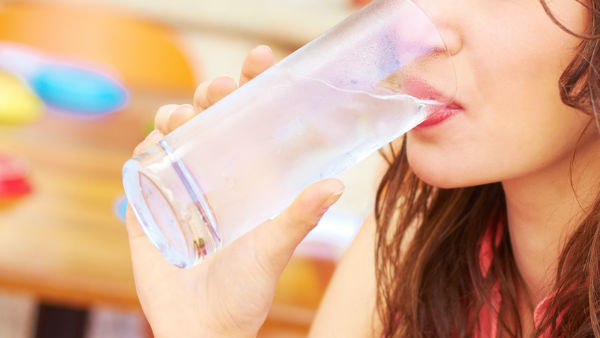 How much water you should drink in a day during summer season and what are its benefits