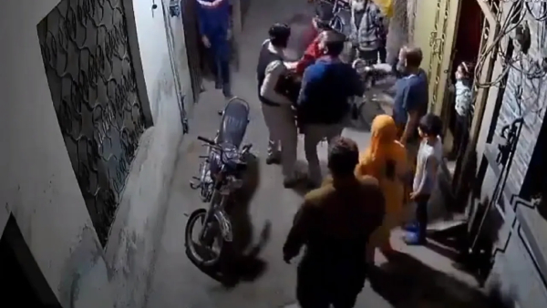 Woman In Lahore Was Thrown Out Of Window By Her Husband Video viral