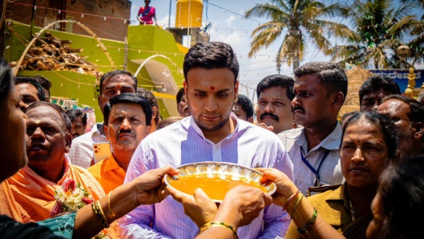 Congress lodged a complaint against Yaduveer Wadiyar over alleged bribery