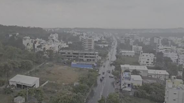 Heavy Rain Started in Many Parts of Bengaluru Traffic Issues In Trending in Social Media