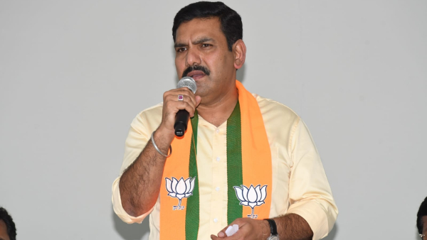 Lok Sabha Poll BJP May win 17 out of 28 LS seats in Karnataka