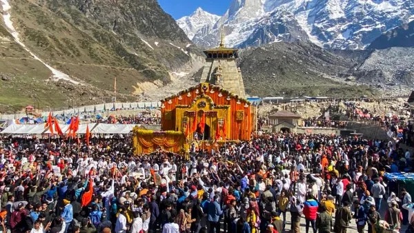 Chardham Yatra 2024 Huge number of devotees at Yamunotri- requested to postpone the Yatra