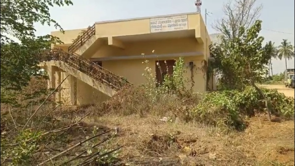 Chikkaballapur Orphaned Garadi Mane The interest in the work has not been inaugurated