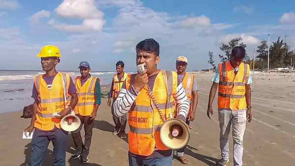 Cyclone Remal to hit Bengal today Flight suspended in Kolkata - IMD warning for many states