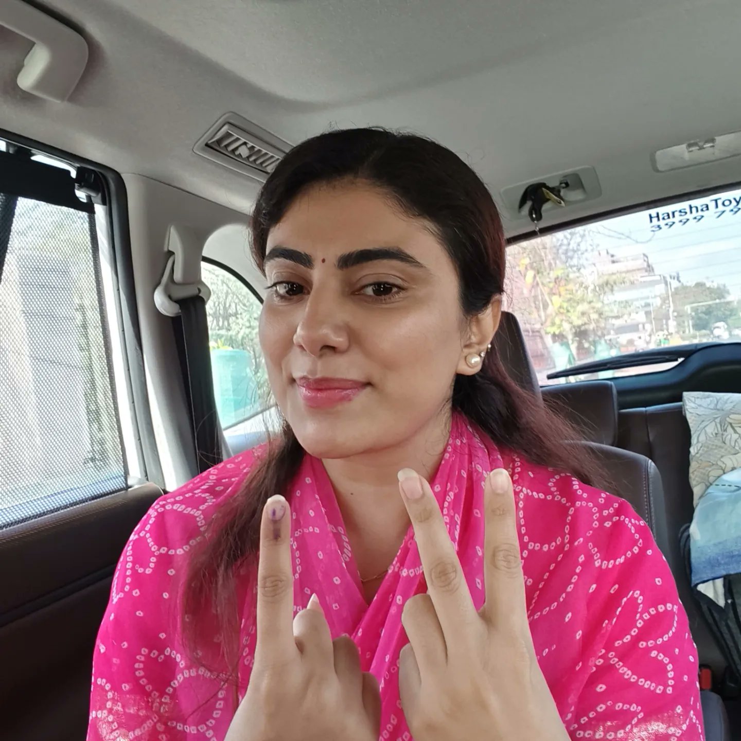 ರಿವಾಬ ಜಡೇಜಾ ಮತದಾನ