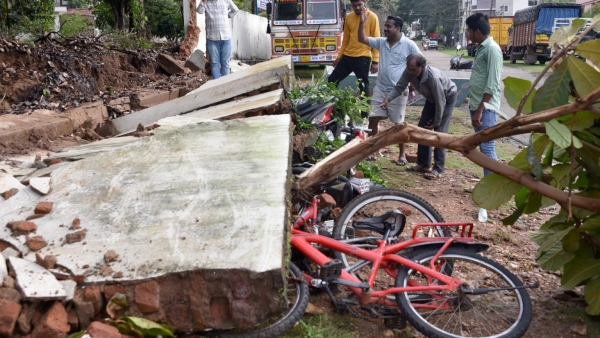 Heavy rainfall in West Bengal Kerala and northeastern states today IMD Heavy rainfall in West Bengal Kerala and northeastern states today IMD