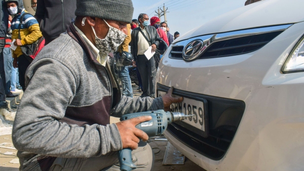 HSRP Deadline fast approaching only 35 5 lakh vehicles have gotten their HSRP plates