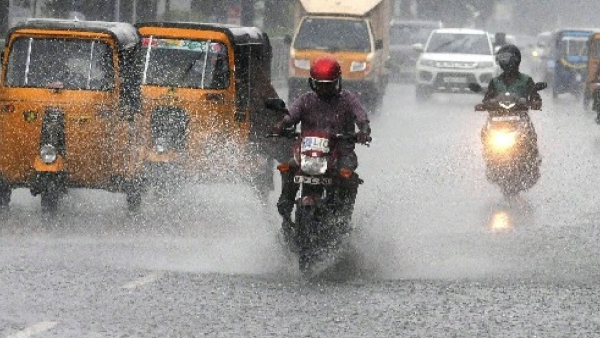 Karnataka Rain Heavy Rainfall With Thunderstrom in These Districts for Next 3 Days