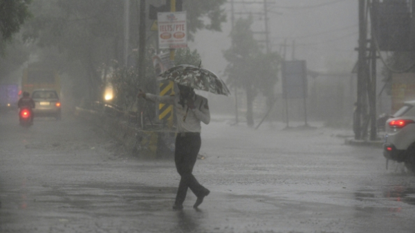 Karnataka Rain Heavy rain thunderstorm forecast in these districts in few moments on May 19