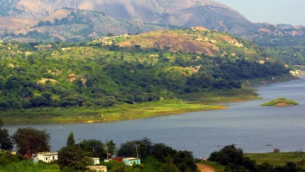 Manchanabele dam filled due to Heavy rain
