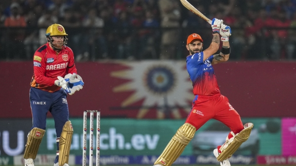 Virat Kohli Shuts the Mouth of his Critics of His Strike Rate