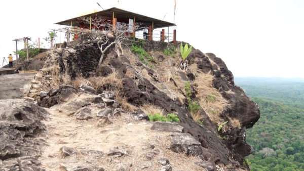 Siddapur Hosangadi Metkalgudde Mahaganapathi Hilltop Temple Speciality