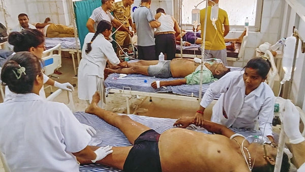 13 Poll Personnel Die in Mirzapur Due to Fever and High Blood Pressure Hospital Reports 13 Poll Personnel Die in Mirzapur Due to Fever and High Blood Pressure Hospital Reports