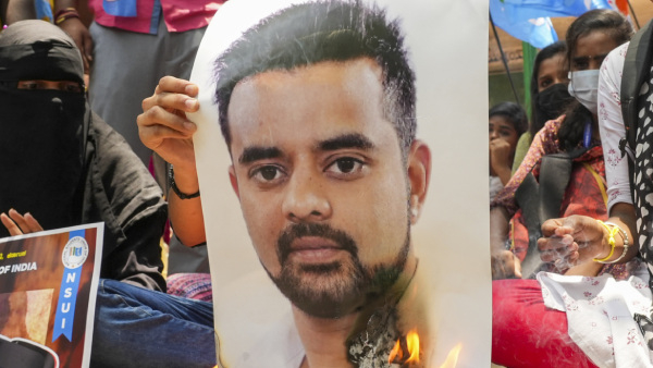 Pen drive case Hassan Chalo will fight on May 30 to demand Prajwal revanna s arrest