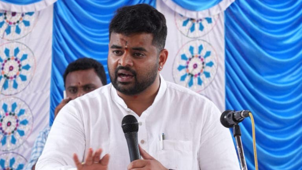 Woman recounts Sexual Assault Harassment by Prajwal Revanna and HD Revanna Woman recounts Sexual Assault Harassment by Prajwal Revanna and HD Revanna
