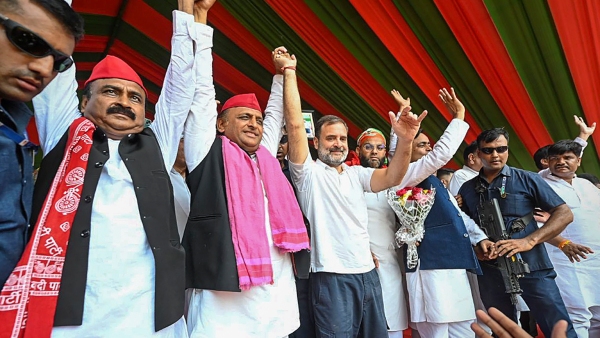 Stampede-Like Situation at Rahul Gandhi and Akhilesh Yadav s Joint Rally in Prayagraj