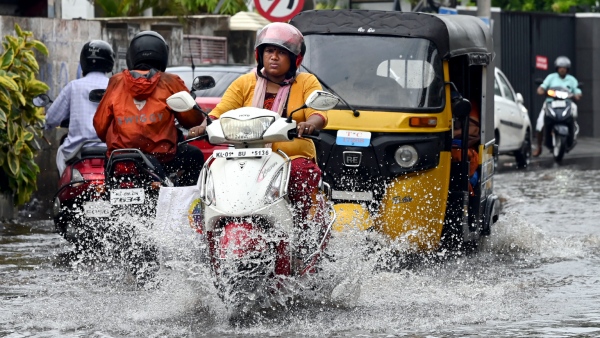 Weather update IMD predicts heavy rainfall in Tamil Nadu Kerala and southern Karnataka