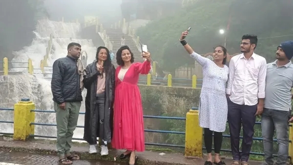 Rain in Chikkamagaluru Honnammana Halla waterfall is full