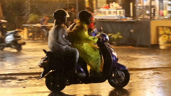 Karnataka Weather Update Gusty Winds and Thunderstorms Expected
