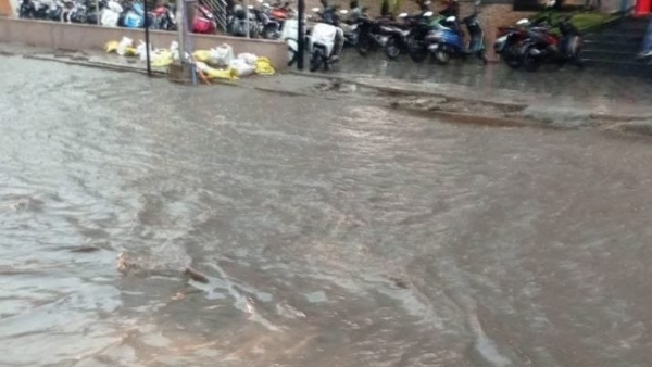 If it rains in Bengaluru there are more problems than pleasure